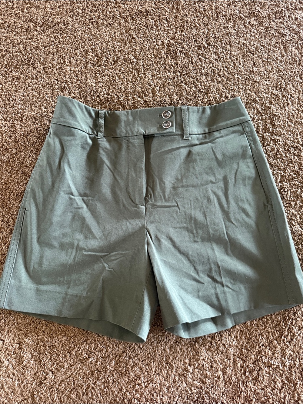 Women’s WHBM White House black market olive green 5” shorts sz 2 NEW